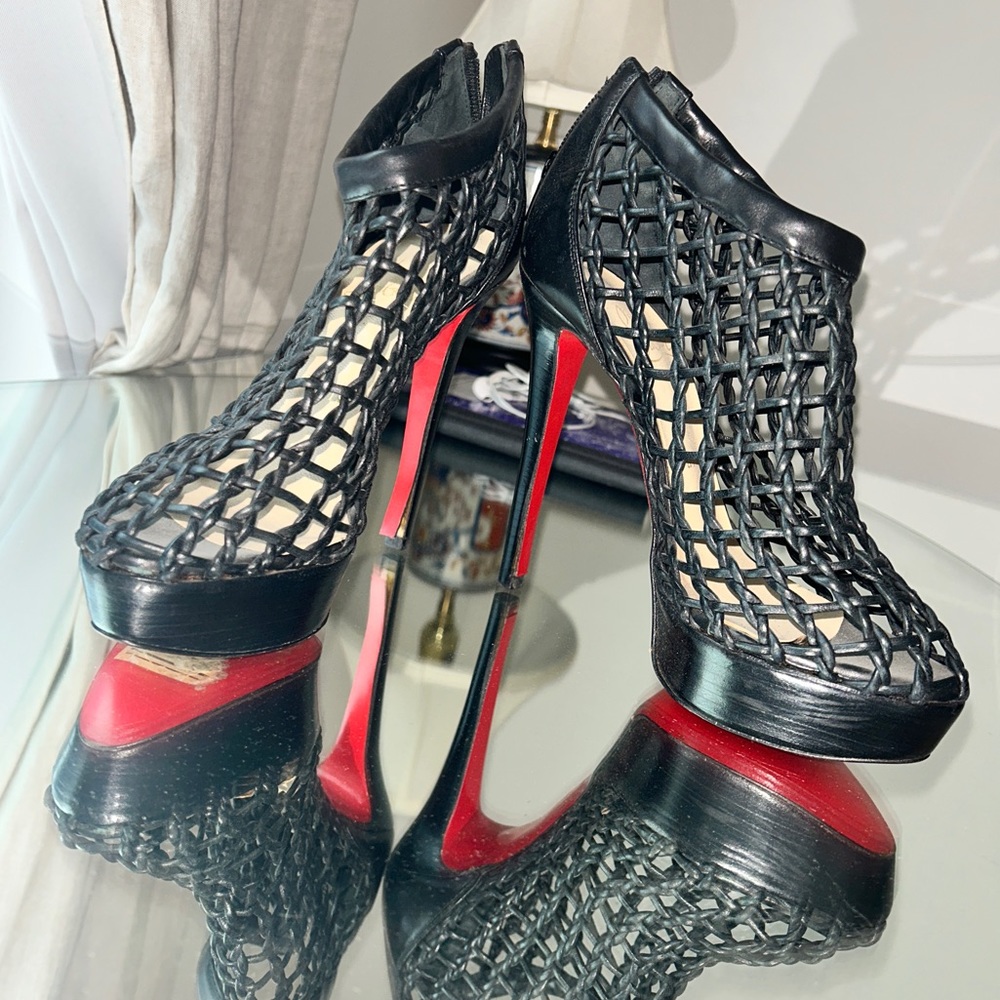 Never worn Lubutin Shoes, Excellent Condition